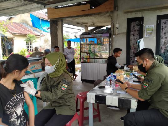 Tak Kenal Lelah, Personil Kodim 0314/Inhil Turun Ke Jalan Beri Imbauan Kepada Masyarakat Terkait Vaksinasi Covid-19