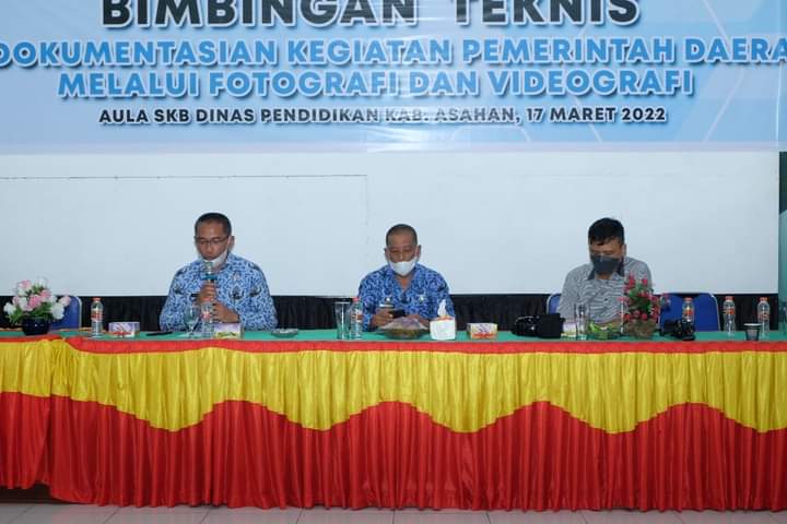 Kadis Kominfo Kabupaten Asahan sampaikan laporannya pada acara Bimbingan Teknis Pendokumentasian Kegiatan Pemerintah Daerah Melalui Fotografi dan Videografi Tahun 2022