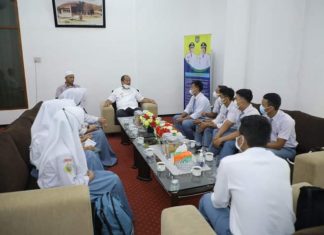 Wakil Bupati Asahan sampaikan ucapan terimakasih nya atas kunjungan Siswa Siswi SMA Negeri 3 Kisaran. Dan menyatakan siap untuk memajukan cabang olahraga FORKI.