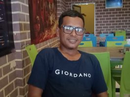 Herdianto, salahsatu tenaga guru SMA di Pulau Kundur
