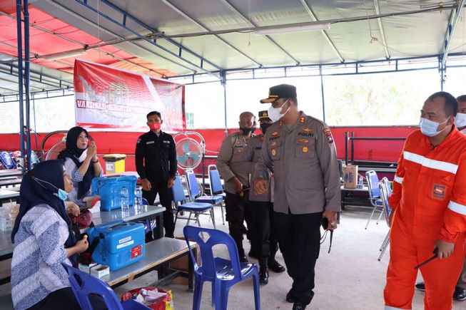 Kapolres Karimun AKBP Tony Pantano, Buka Gerai Vaksinasi Presisi di PT Saipem Kapolres Karimun AKBP Tony Pantano, Buka Gerai Vaksinasi Presisi di PT Saipem