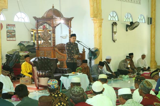 Penuhi Undangan Warga Dibagian Inhil Utara, Ketua DPRD Ajak Orang Tua untuk Mendidik Anakd-anak Dengan Ilmu Agama