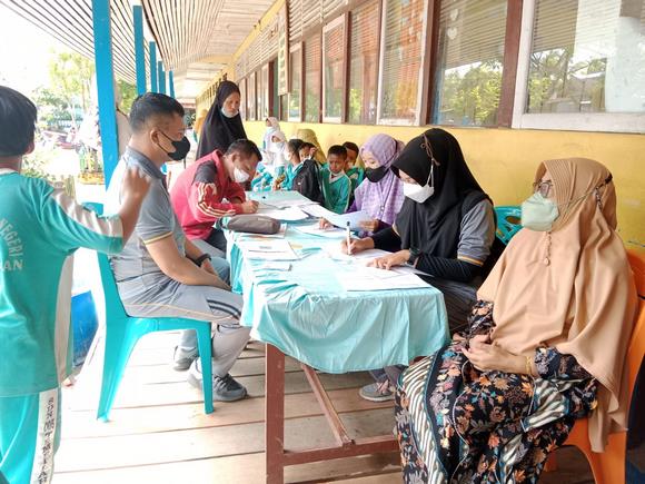 Sat Lantas Polres Inhil Berikan Layanan Antar Jemput Bagi Anak Yang Ikut Vaksin