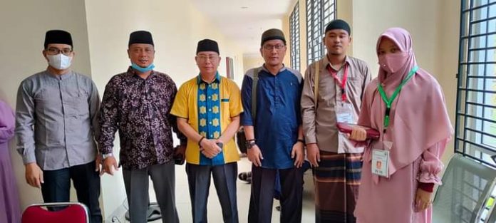 Bupati Asahan yang diwakili Ketua LPTQ Kabupaten Asahan dan Kabag Kesra Setdakab Asahan menyambut kedatangan Kafilah Kabupaten Asahan Bupati Asahan yang diwakili Ketua LPTQ Kabupaten Asahan dan Kabag Kesra Setdakab Asahan menyambut kedatangan Kafilah Kabupaten Asahan
