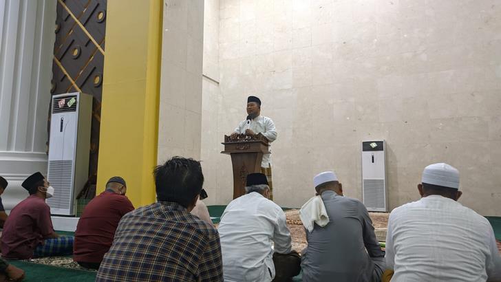 Bupati KKA, Abdul Haris, Saat sampaikan sambutan pada Romadhan 1443H