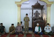 Bupati Asahan menyampaikan bimbingan dan arahan nya pada safari ramadhan kedua di Mesjid As Salam Kecamatan Sei Dadap