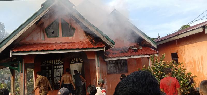 Sebuah Rumah Di Tagaraja Kateman, Hangus Dilalap Api
