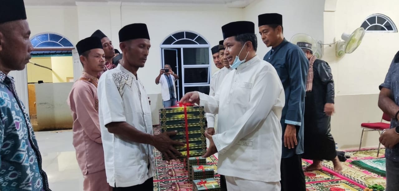 Wakil Bupati Kepulauan Anambas Safari Ramadhan Di Desa Air Putih Wakil Bupati Kepulauan Anambas Safari Ramadhan Di Desa Air Putih