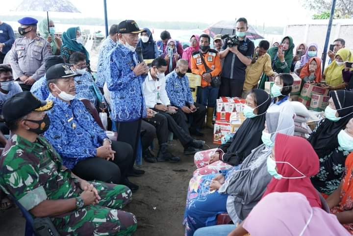 Bupati dan Wakil Bupati Asahan sampaikan turut prihatin atas musibah yang dialami oleh warga dusun II desa sei apung jaya, kecamatan tanjungbalai kabupaten asahan