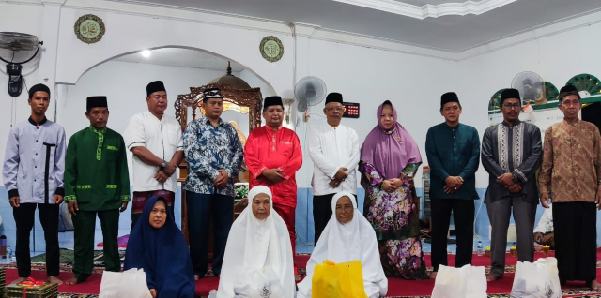 Wabup Anambas Safari Ramadhan Di Desa Pesisir Timur, Sekaligus Serahkan Bantuan Wabup Anambas Safari Ramadhan Di Desa Pesisir Timur, Sekaligus Serahkan Bantuan