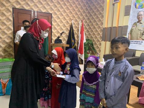 Buka Puasa Bersama IWO Riau dan IWO Inhil Ratusan Paket Sembako Disalurkan