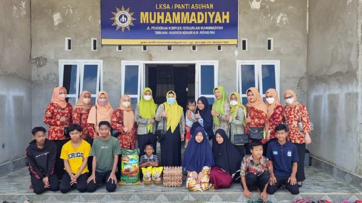 Persatuan Istri Pemasyarakatan Kelas IIA Tembilahan Berbagi Sembako Kepada Pondok Bhakti Lansia