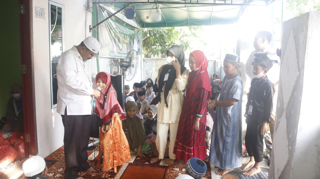 Bupati Buka Pesantren Kilat Untuk Anak Jalanan di Yayasan Insan Peduli Karimun Bupati Buka Pesantren Kilat Untuk Anak Jalanan di Yayasan Insan Peduli Karimun