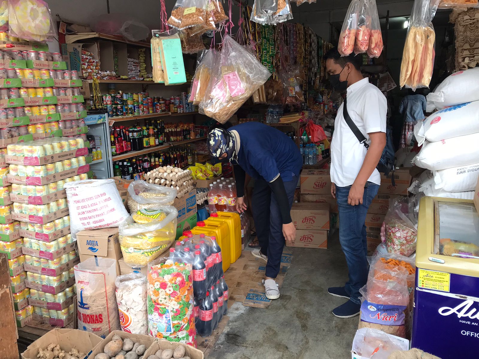 Polres Karimun Lakukan Monitoring Ketersediaan Minyak Goreng dan Sembako, Distributor Ditegaskan Tidak Lakukan Penimbunan Stok