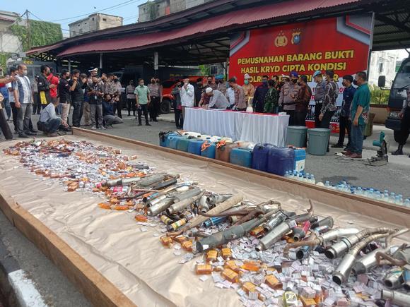 84 Knalpot Brong dan Narkoba Serta Miras Dimusnahkan Polres Inhil 84 Knalpot Brong dan Narkoba Serta Miras Dimusnahkan Polres Inhil
