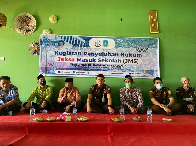 Jaksa Kenalkan Hukum Melalui Jaksa Masuk Sekolah (JMS) Di SMPN 1 Palmatak Jaksa Kenalkan Hukum Melalui Jaksa Masuk Sekolah (JMS) Di SMPN 1 Palmatak