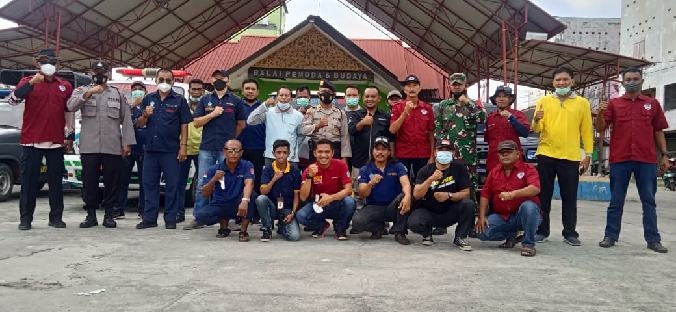 Foto bersama usai Gertak basmi sarang nyamuk