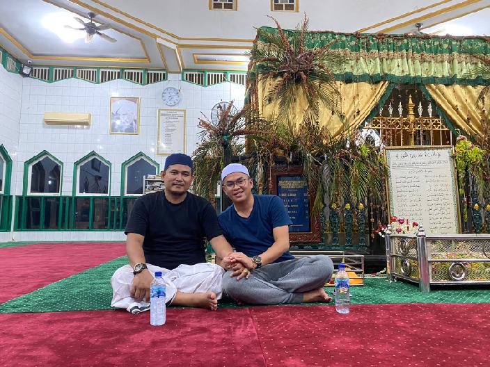 G. Indra Damiath Berziarah Ke Makam Syekh Muhammad Arsyad Al Banjari