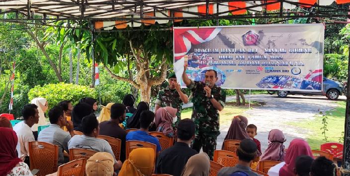 Program Pemulihan Ekonomi Nasional, Koramil 07/Palmatak Salurkan BLT Minyak Goreng Program Pemulihan Ekonomi Nasional, Koramil 07/Palmatak Salurkan BLT Minyak Goreng