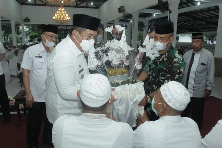 Wakil Bupati Upah Upah 156 Jemaah Calon Haji Kabupaten Asahan Wakil Bupati Upah Upah 156 Jemaah Calon Haji Kabupaten Asahan