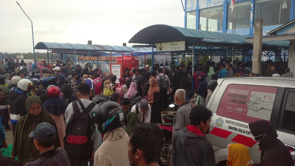 Belasan Ribu Penumpang Mudik dan Balik Melalui Pelabuhan Tg Batu di Musim Lebaran 2022