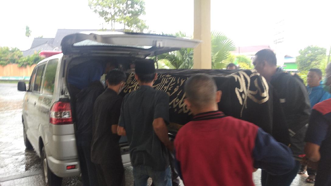 Seorang Anggota Pol PP Kecamatan Kundur, Tewas Gantung Diri Seorang Anggota Pol PP Kecamatan Kundur, Tewas Gantung Diri