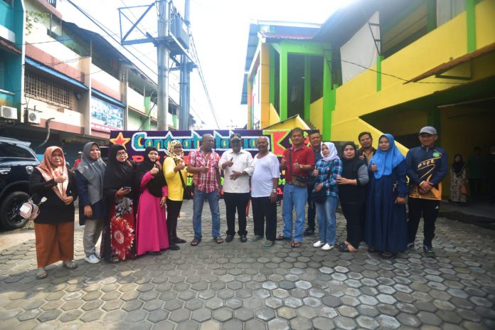 Pasar seken puakang diresmikan