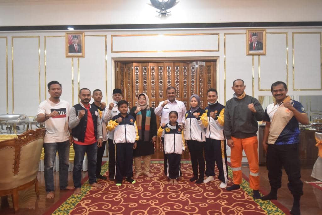 Bupati Karimun Lepas Atlet Shindoka Kepri di Rumah Dinasnya, Ikuti Kejurnas Shindoka di Jawa Barat
