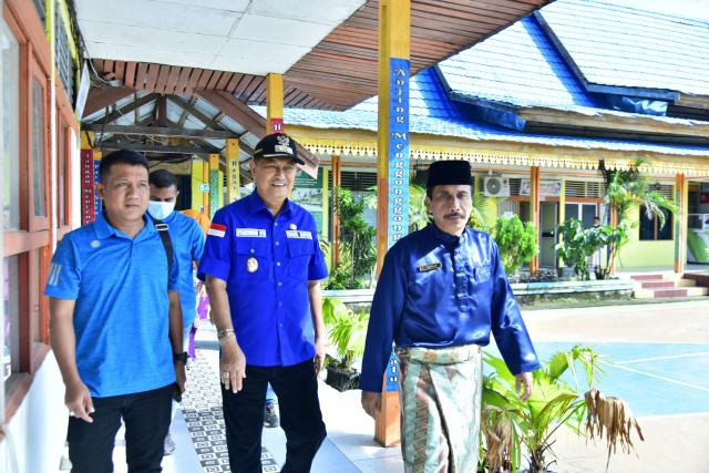 Tingkatkan Mutu Pendidikan, Wakil Bupati Inhil Tinjau Proses Belajar Mengajar Di SMKN 1 Tembilahan