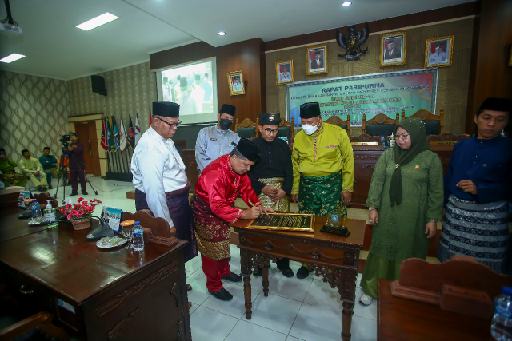 (Foto) Rapat Paripurna DPRD Pada Puncak Pringatan HUT Kabupaten Kepulauan Anambas Ke-14