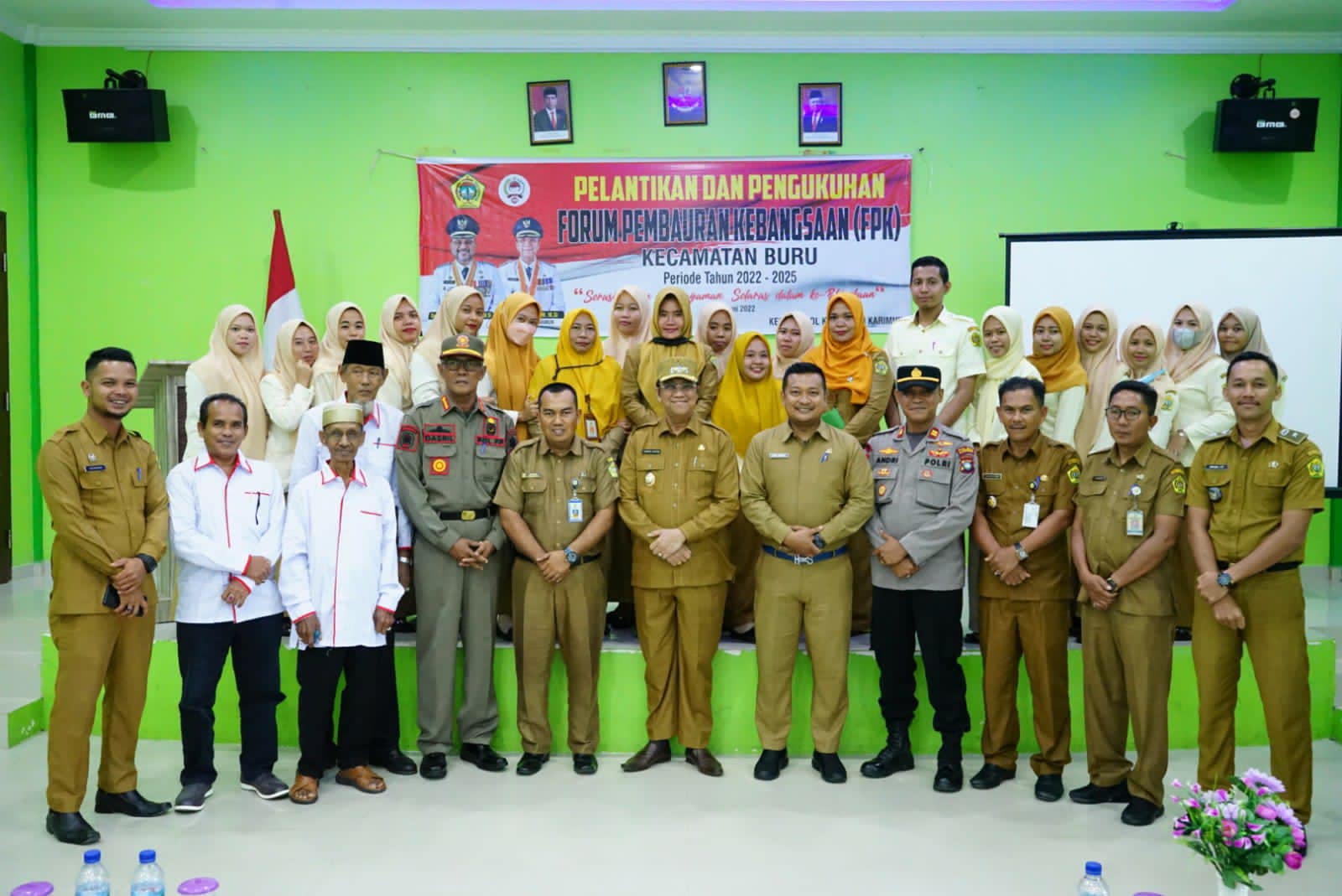 Wabup Karimun Kukuhkan Pengurus FPK Kecamatan Buru Periode 2022-2025, Harus Jadi Pemersatu Antar Suku Wabup Karimun Kukuhkan Pengurus FPK Kecamatan Buru Periode 2022-2025, Harus Jadi Pemersatu Antar Suku