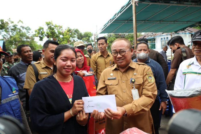 Sekda bantu korban puting beliung