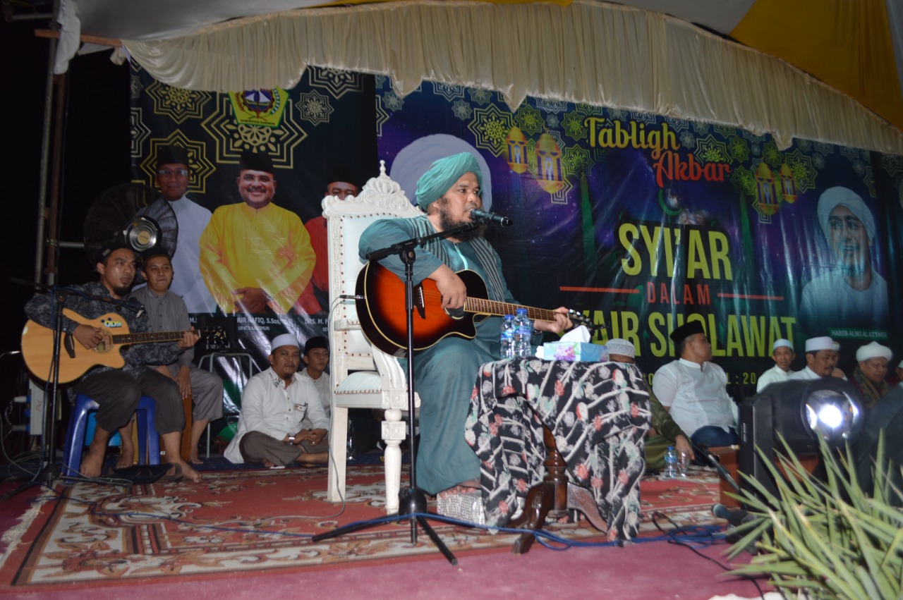 Bupati Karimun Hadiri Tabligh Akbar Bersama Ustadz Derry Sulaiman di Gang Awangnoor Bupati Karimun Hadiri Tabligh Akbar Bersama Ustadz Derry Sulaiman di Gang Awangnoor