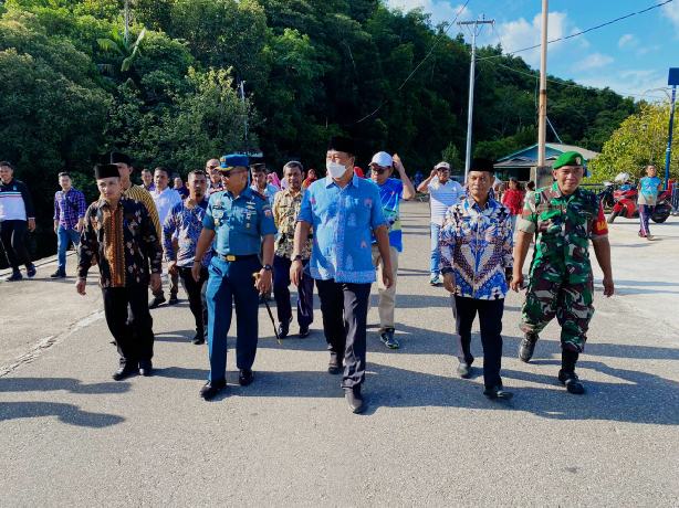 Bupati Anambas Resmikan BUMDes Temburun, Wisata Air Terjun