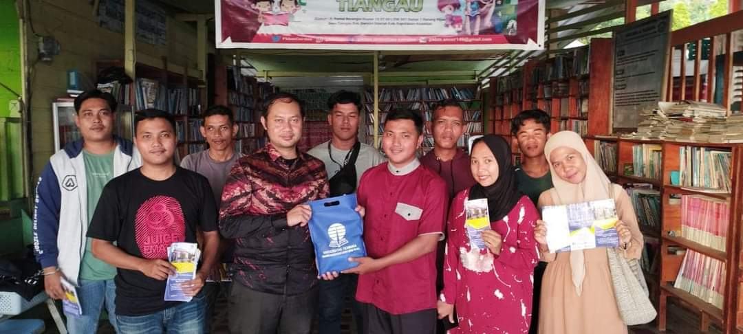 Direktur UT Batam Kunjungi Pusat Kegiatan Belajar Masyarakat Di Desa Tiangau
