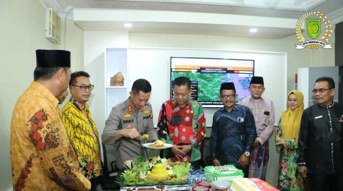 Ucapkan Selamat Hari Bhayangkara Ke-76, Wakil DPRD Inhil Dan Setwan Berkunjung Ke Mapolres