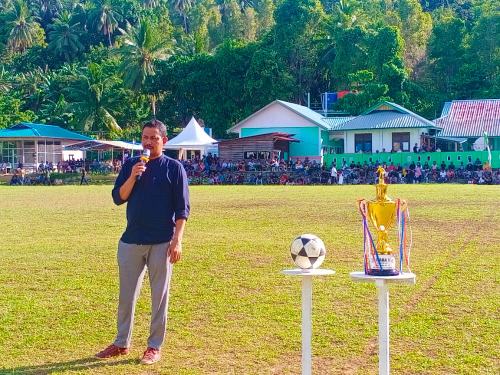 Sekda Kepulauan Anambas, Sahtiar, Tutup Secara Resmi Turnamen Sepak Bola Karang Taruna Desa Candi