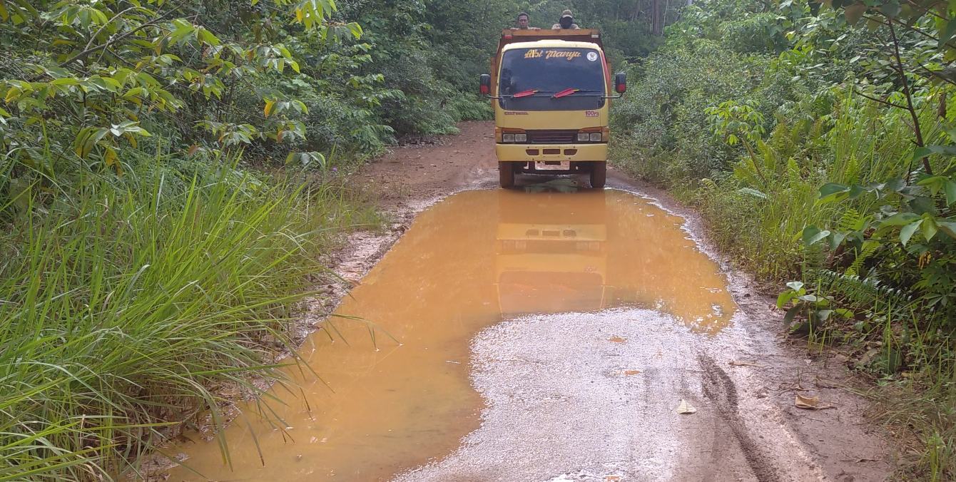 Jalan Rusak Parah, Masyarakat Belat Tagih Janji Pemerintah Daerah