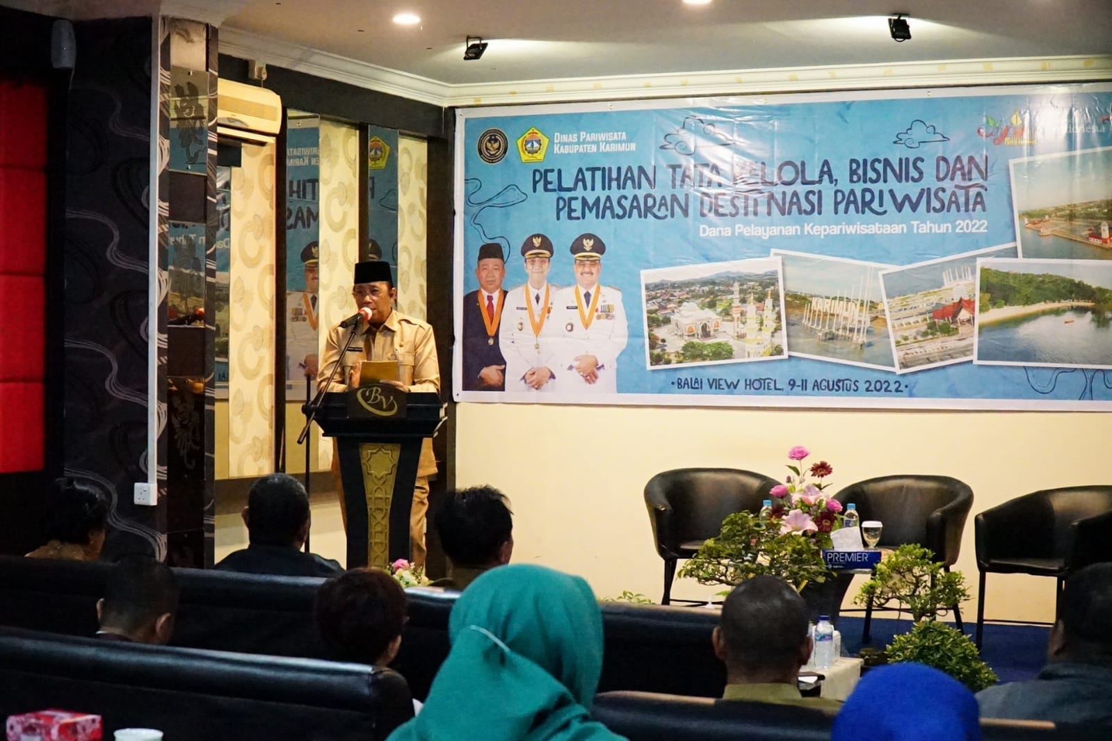 Pelaku Usaha di Desa Dibekali Pelatihan Tata Kelola Bisnis dan Pemasaran Pariwisata