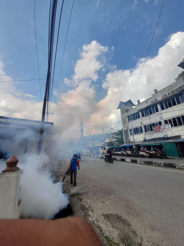 (Video) Dinas Kesehatan Inhil Giat Melakukan Fogging Dalam Mencegah DBD