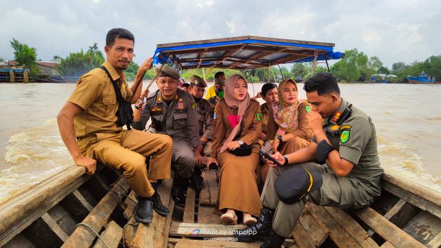 Dinas Kesehatan dan Pol PP Inhil Mengevakuasi Seorang ODGJ di Seberang Tembilahan