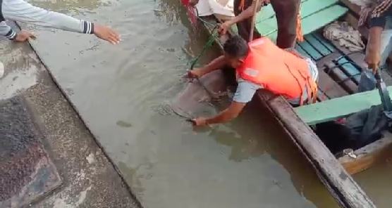 ABK Kargo KM Berkat Ilahi 01 Yang Terjatuh Ke Laut, Sudah Ditemukan