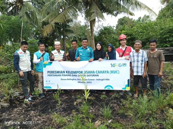 PLN ULP Tembilahan Bersama YBM Salurkan Bibit Pinang dan Sayuran ke 5 Kelompok Tani di Pulau Cawan