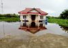 Kantor Desa Kuala Sebatu Kecamatan Batang Tuaka Kabupaten Indragiri Hilir terendam banjir.