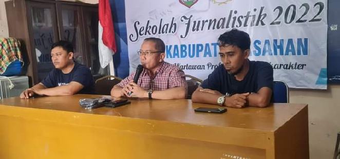Kadis Kominfo Tutup Sekolah Jurnalistik PWI Kabupaten Asahan tahun 2022