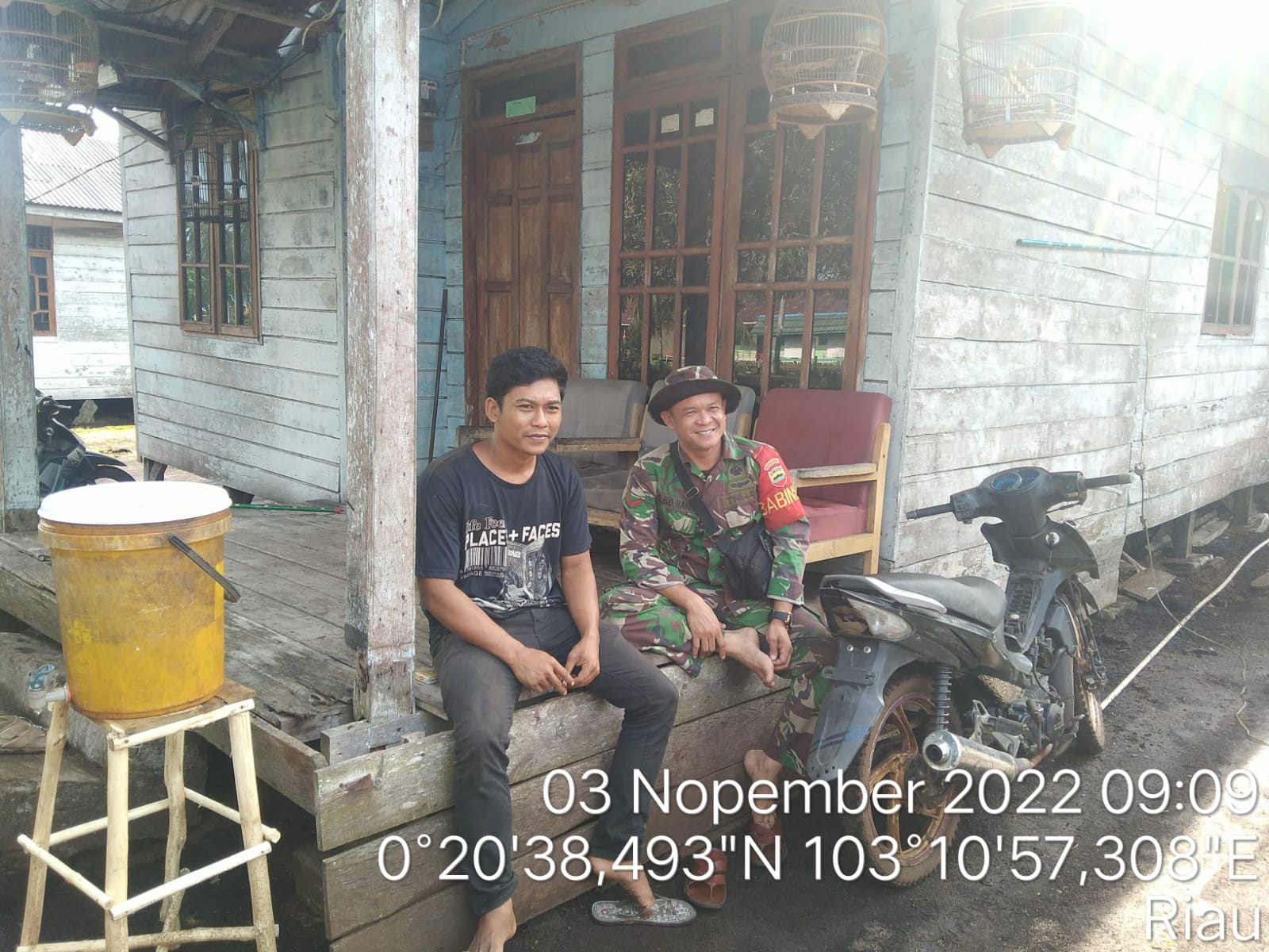 Ciptakan Hubungan Baik, Kopda Abdul Haris Laksanakan Komsos dengan Warga Binaan