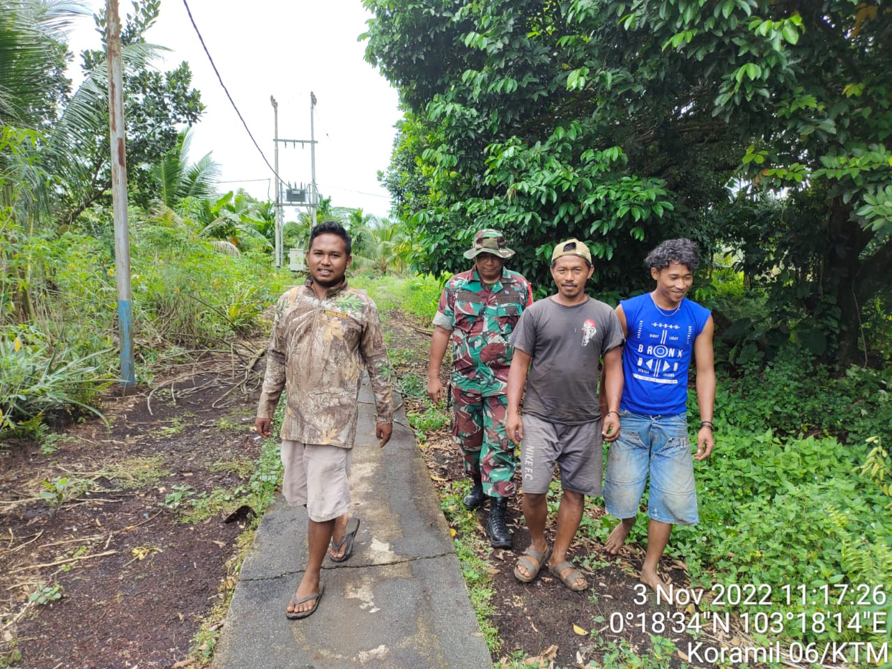 Bersama Warga Hibrida Mulya, Koptu Al Alim Laksanakan Patroli dan Sosialisasi Karhutla
