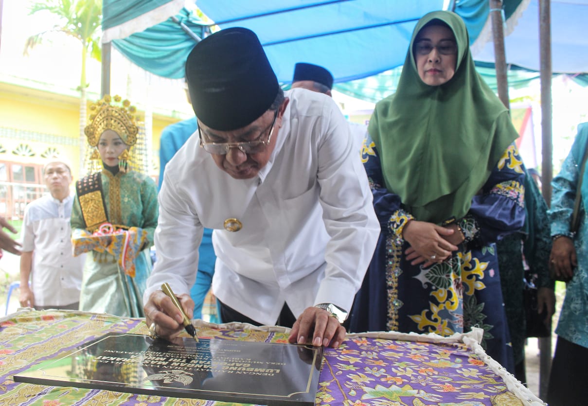 Bupati Inhil Membuka Pelatihan Pencegahan dan Penanggulangan Stunting di Sungai Batang 