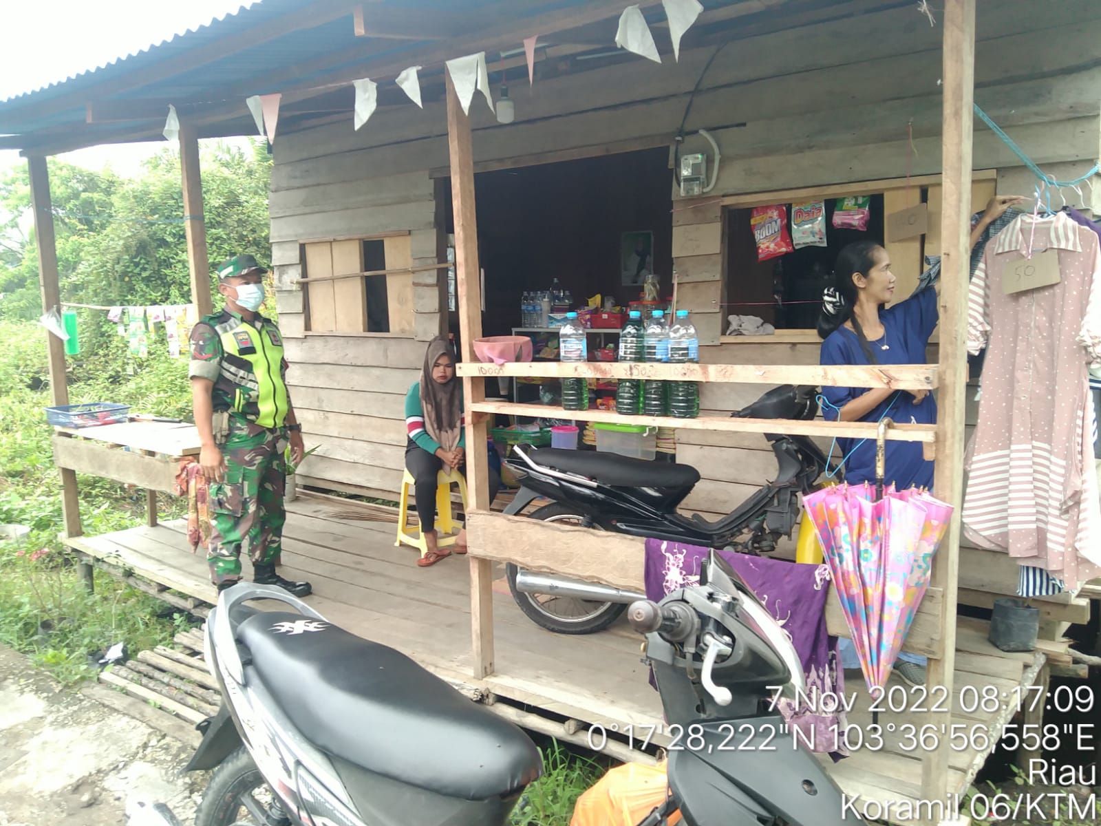 Babinsa Koramil 06/KTM Kopda Abdul Haris Laksanakan Himbauan Protkes di Wilayah Desa Binaan