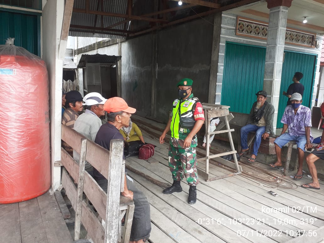 Sertu P Siregar Anggota Koramil 02/TM Laksanakan Himbauan Protokol kesehatan 